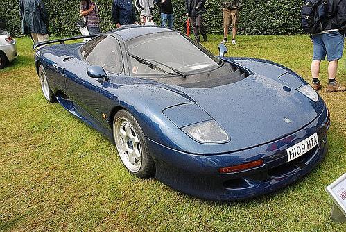 jaguar XJ15.jpg